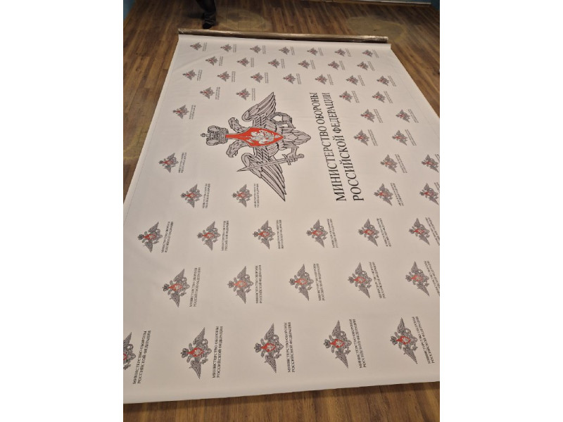 Моторизированный бренд‑волл КУБСТЕР размером 450×300 см 