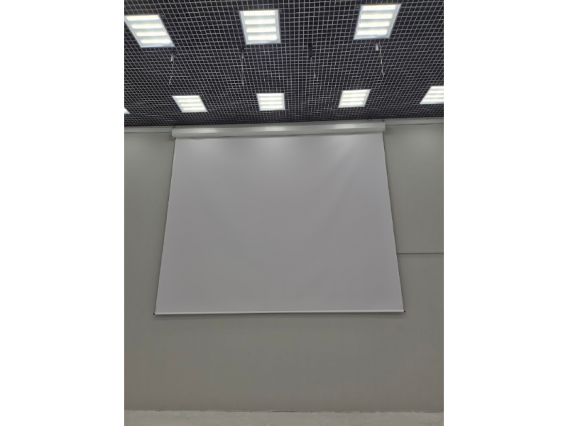 Установка экрана Кубстер с электроприводом, шириной 5 метров